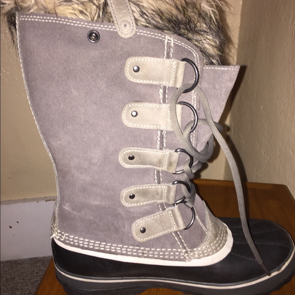 Sorel Women’s Winter Boots - Picture 4 of 8